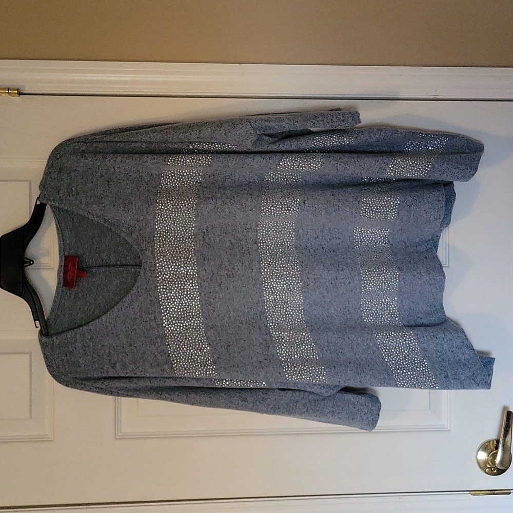 Jennifer Lopez Grey Sweater. V-neck. Women's XL.
